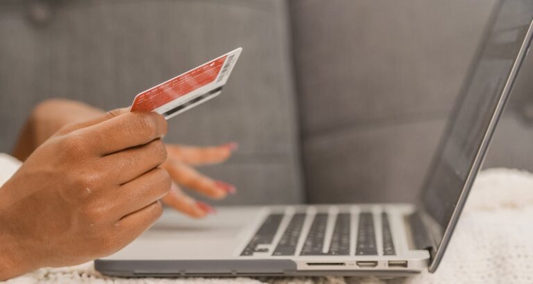 A Guide To Buying Online: How To Have A Hassle Free Experience