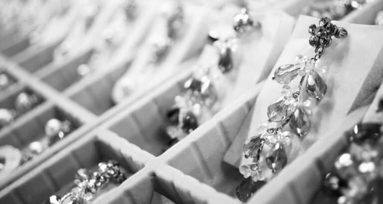 Have The Proper Knowledge About The Jewelry Market